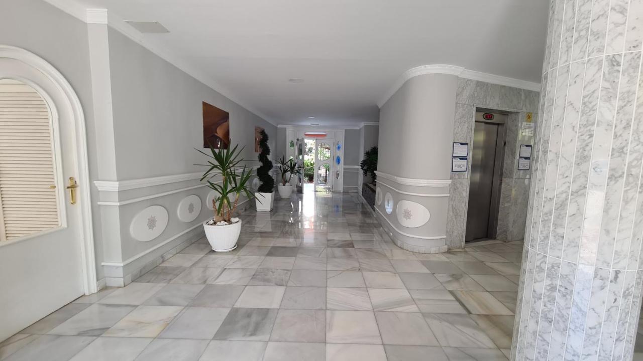 Estudio Playmon Park 10-9 If Бенидорм Экстерьер фото